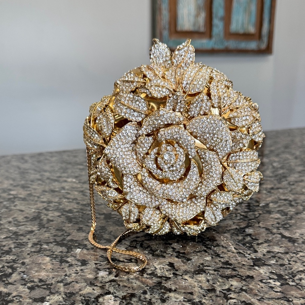 Elegant Gold Floral Clutch NWOT - Picture 7 of 16